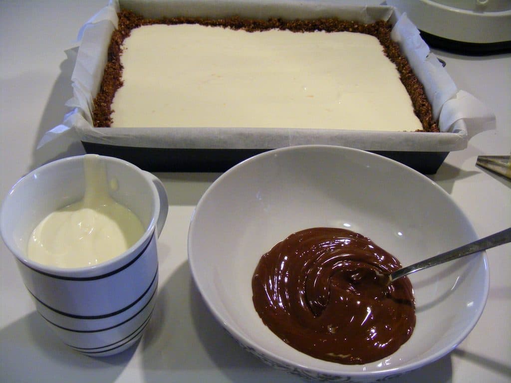 עוגת גבינה ושוקולד (מנוקדת) חגיגית ומשגעת