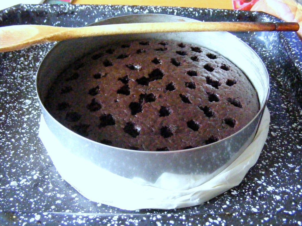 עוגת שוקולד עם קרם וניל ואוראו עוגה ממש קלה להכנה