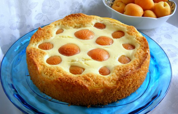 עוגת גבינה אפויה עם משמש טרי עוגה בחושה וממש קלה להכנה